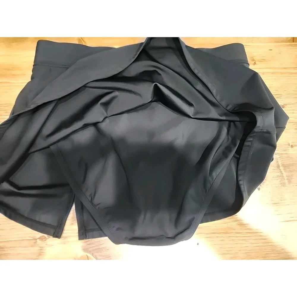 NEW Aqua Green Women's‎ Size Medium Split Swim Skirt Black